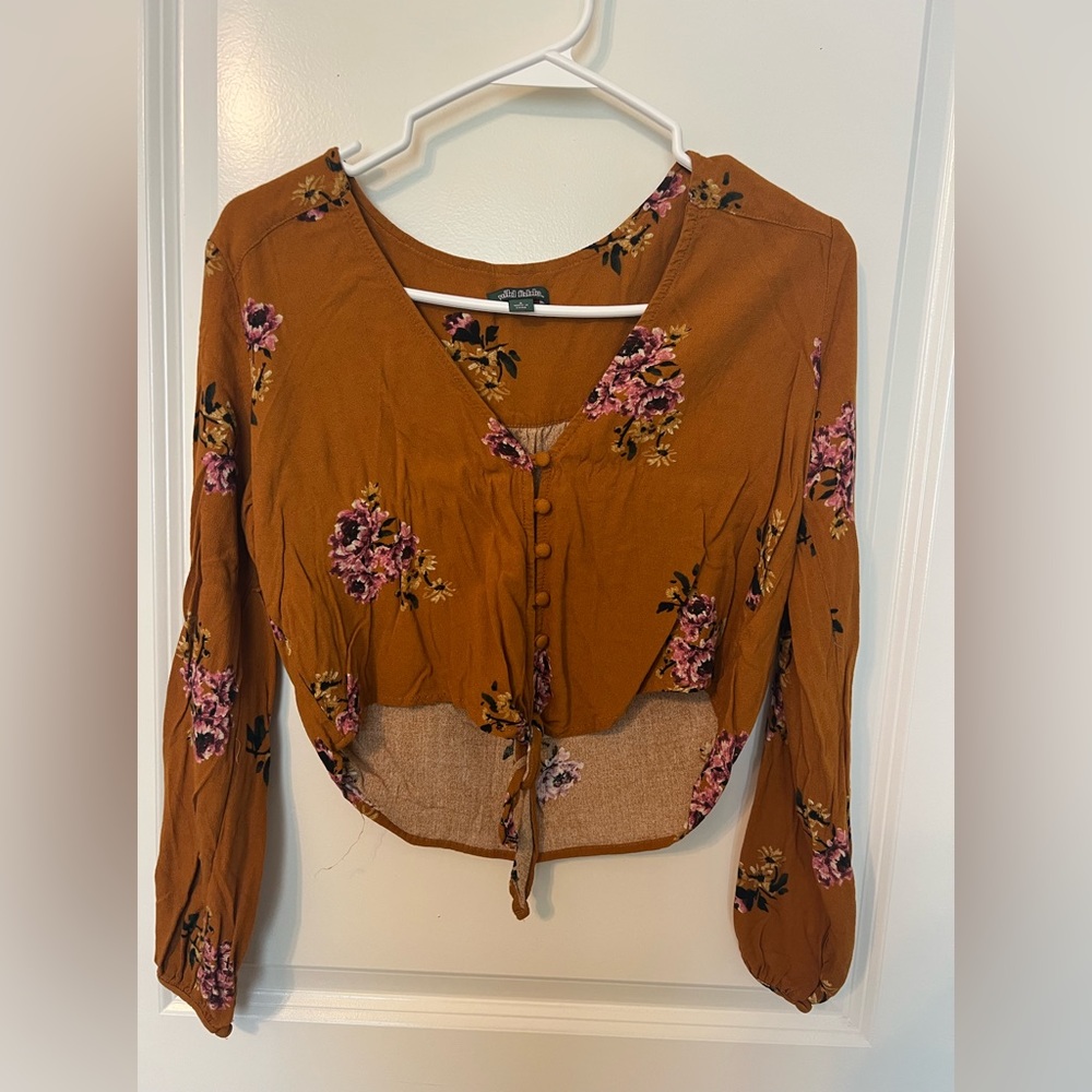 Wild Fable hi low crop blouse
